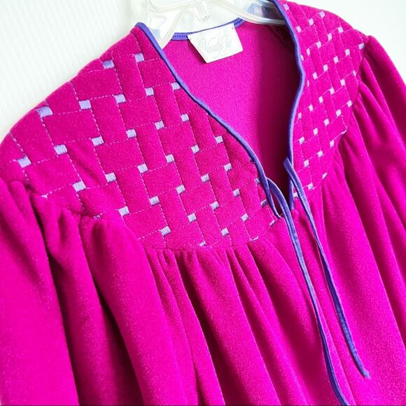 Vintage 1970s Vanity Fair Full Length House Coat Robe Nightgown Fuchsia Small - Picture 6 of 13